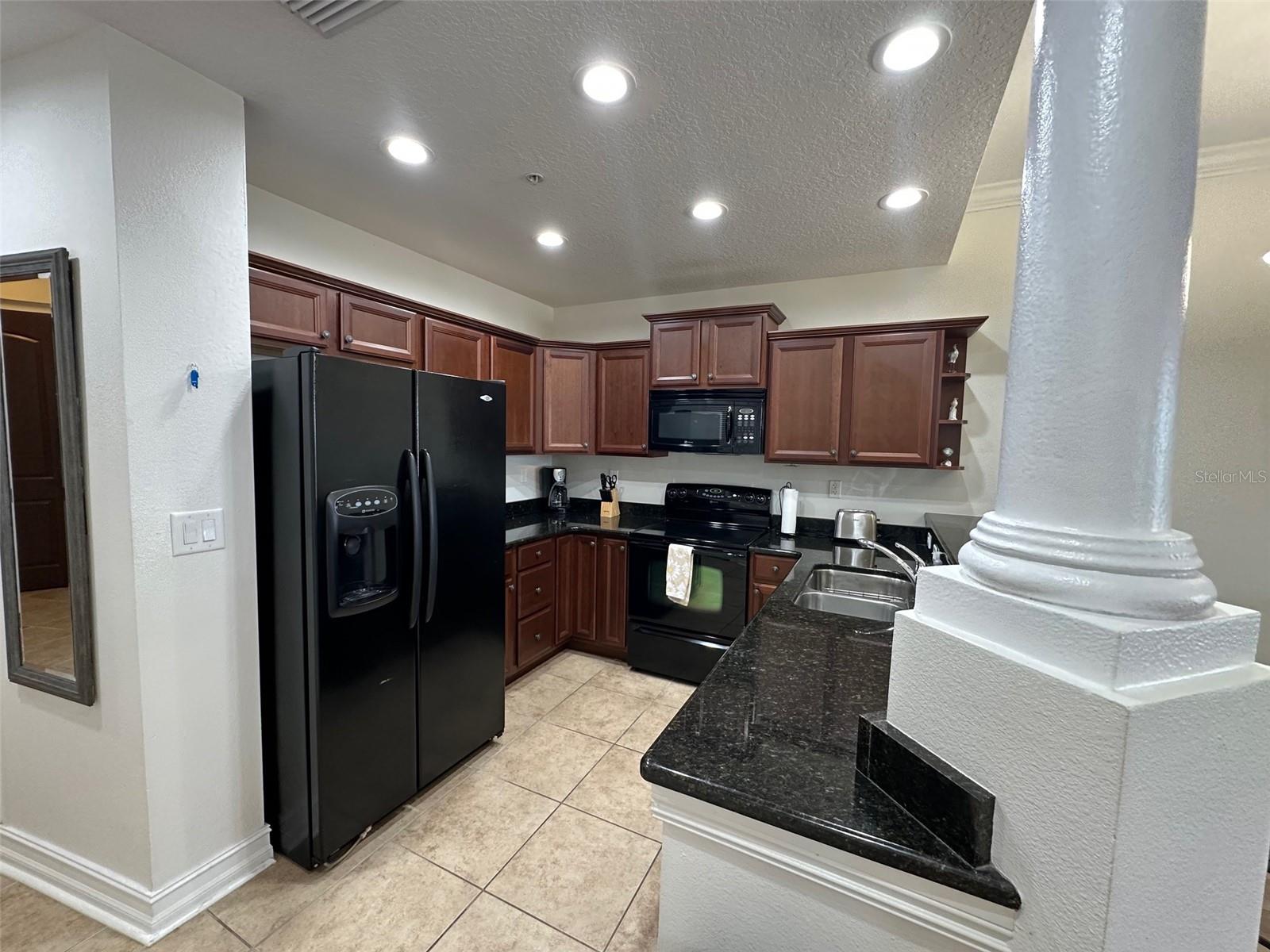 13941 CLUBHOUSE DR 315