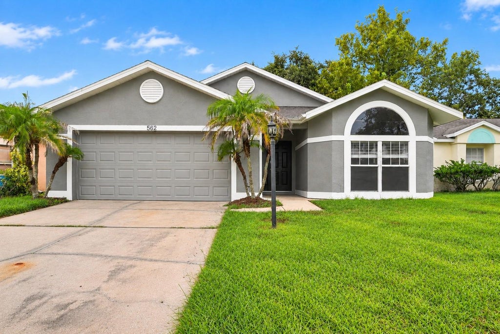 Photo of 562 Short Pine Circle, Orlando, FL 32807 (MLS # O6438891)