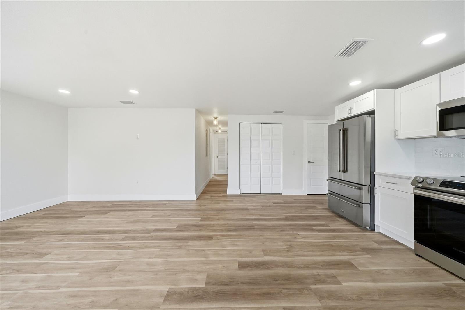 JACKSON HEIGHTS - Residential