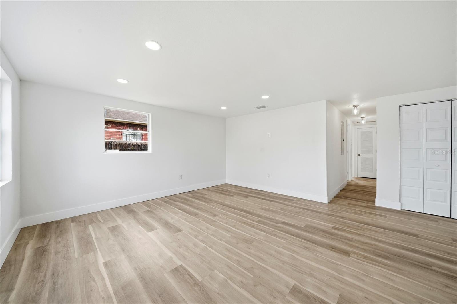 JACKSON HEIGHTS - Residential