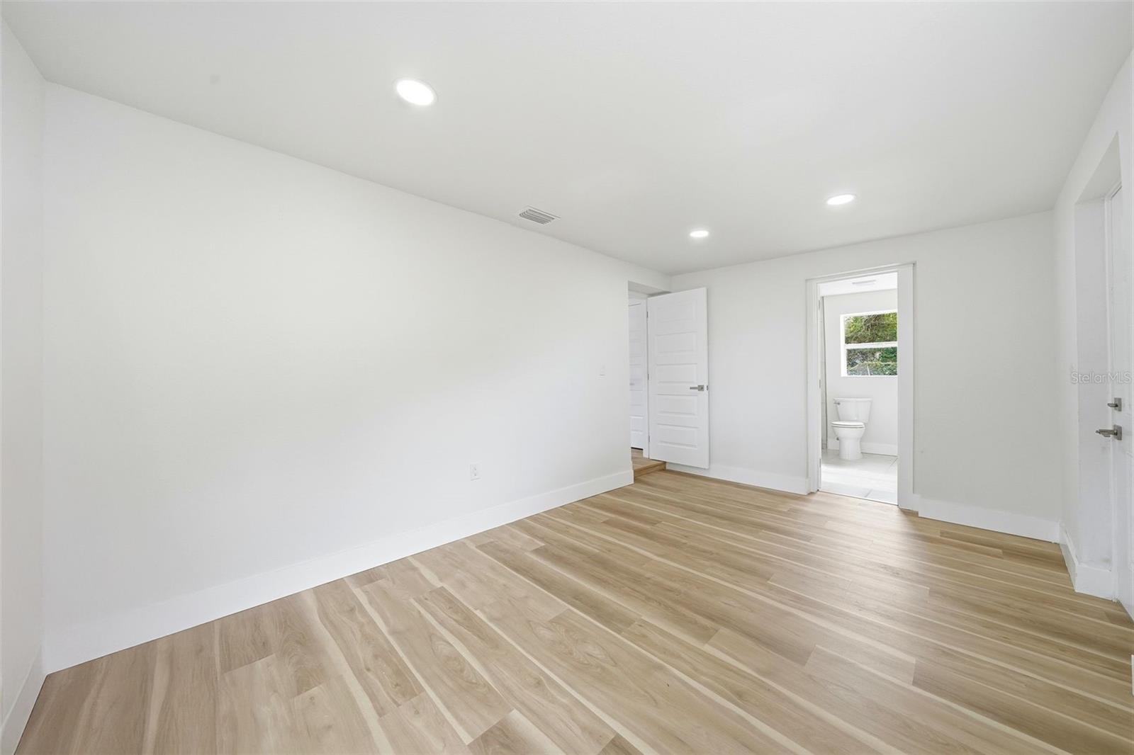 JACKSON HEIGHTS - Residential