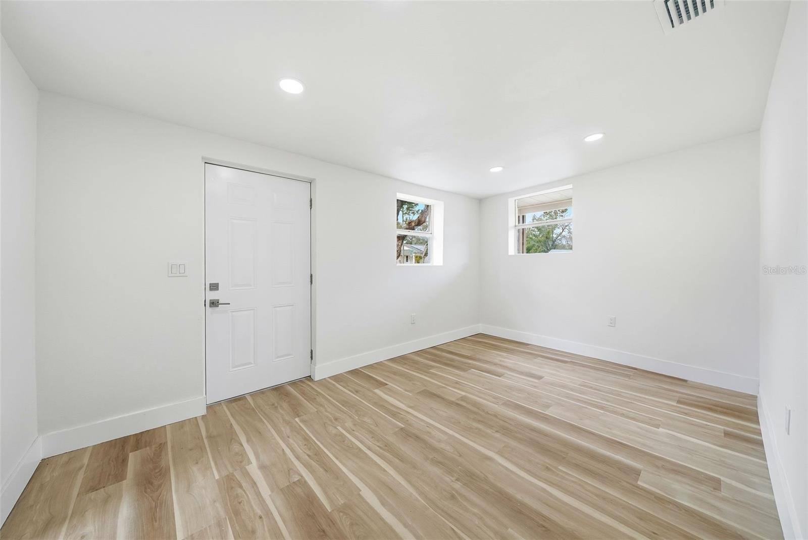 JACKSON HEIGHTS - Residential