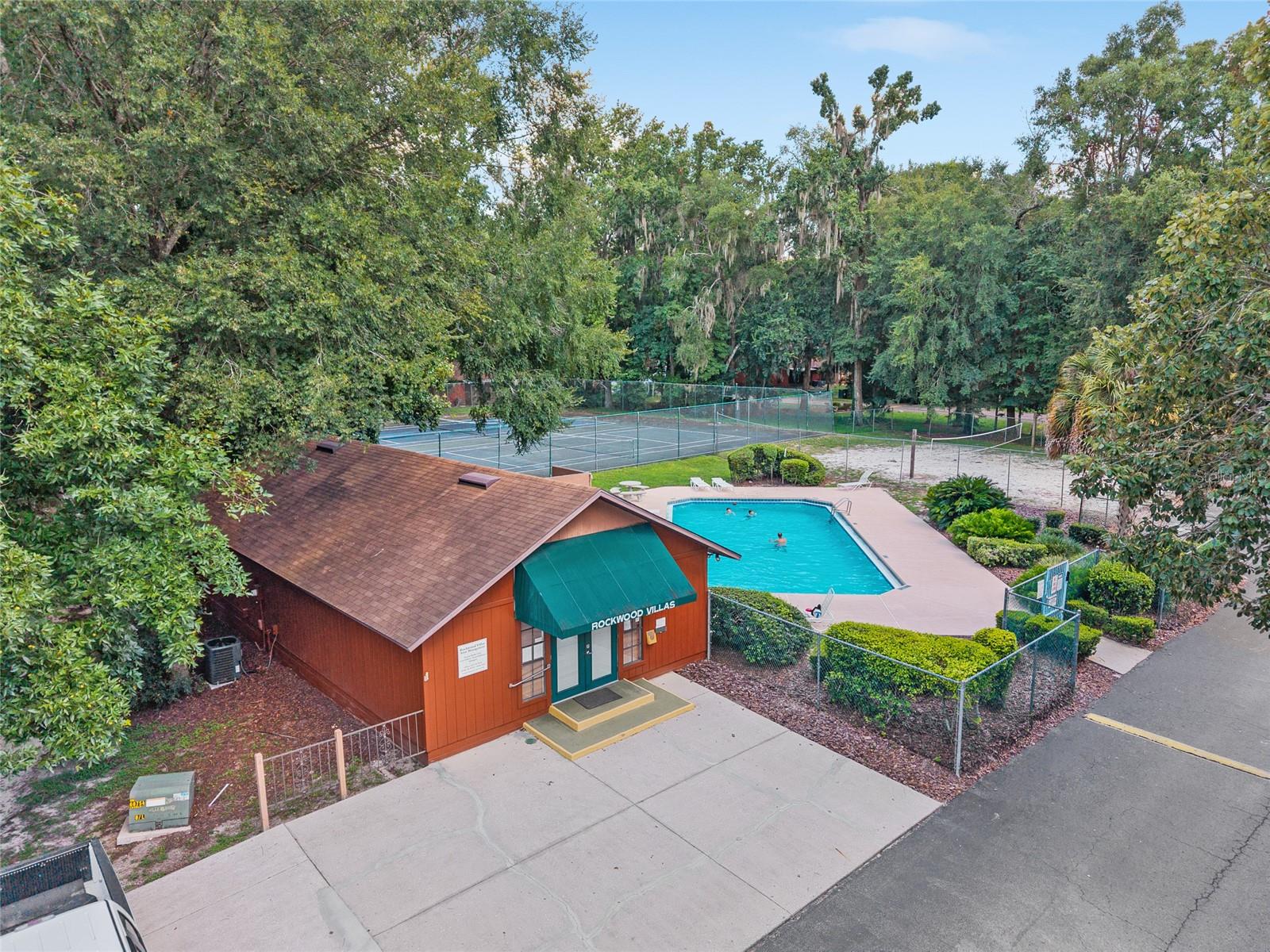 ROCKWOOD VILLAS - Residential