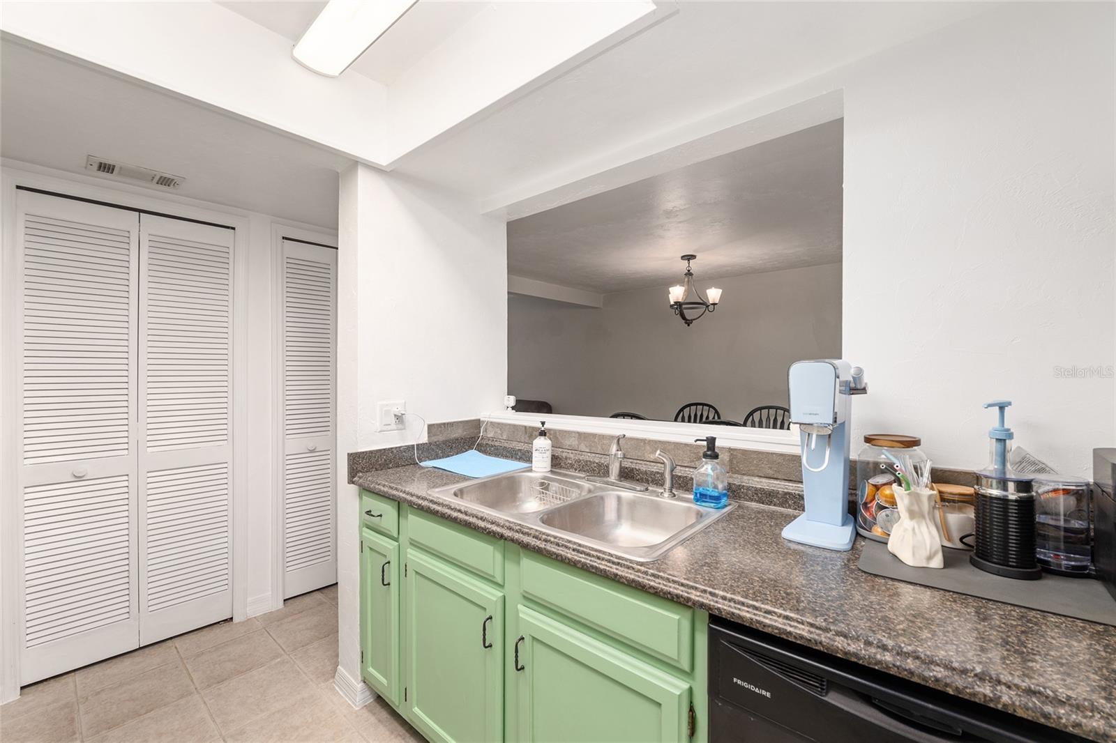 ROCKWOOD VILLAS - Residential