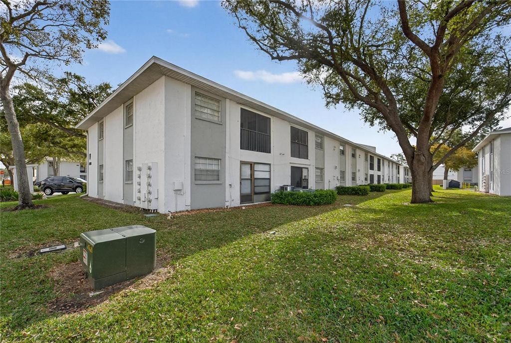 Photo of 3806 N Oak Drive #V22, Tampa, FL 33611 (MLS # TB8464327)