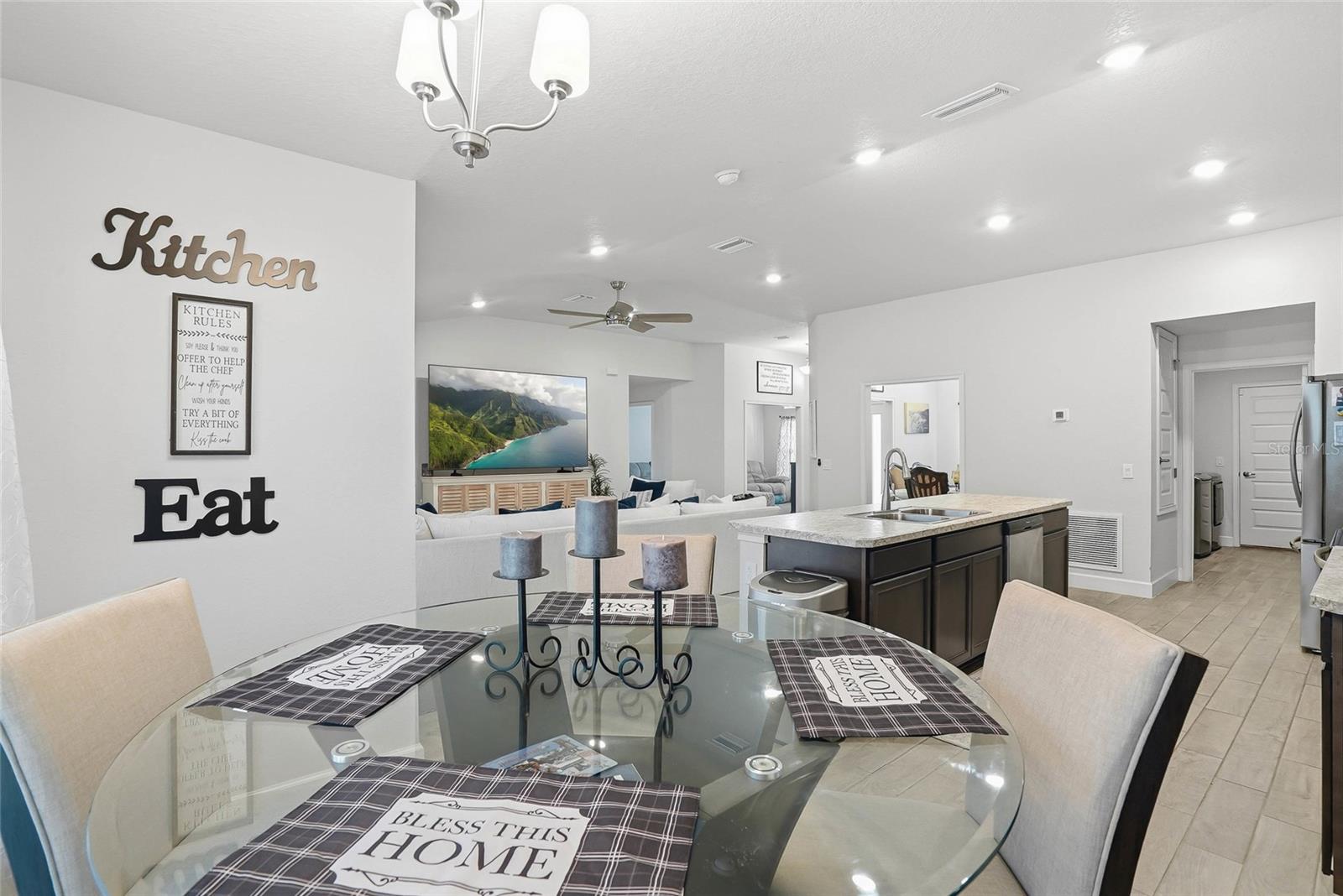 WYNDSOR PLACE - Residential