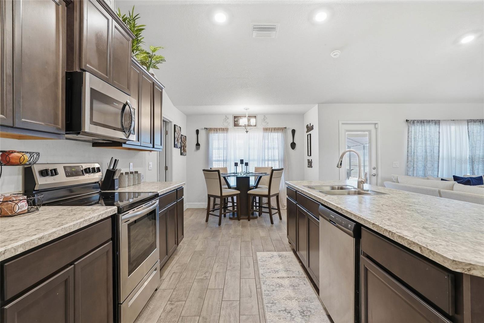 WYNDSOR PLACE - Residential