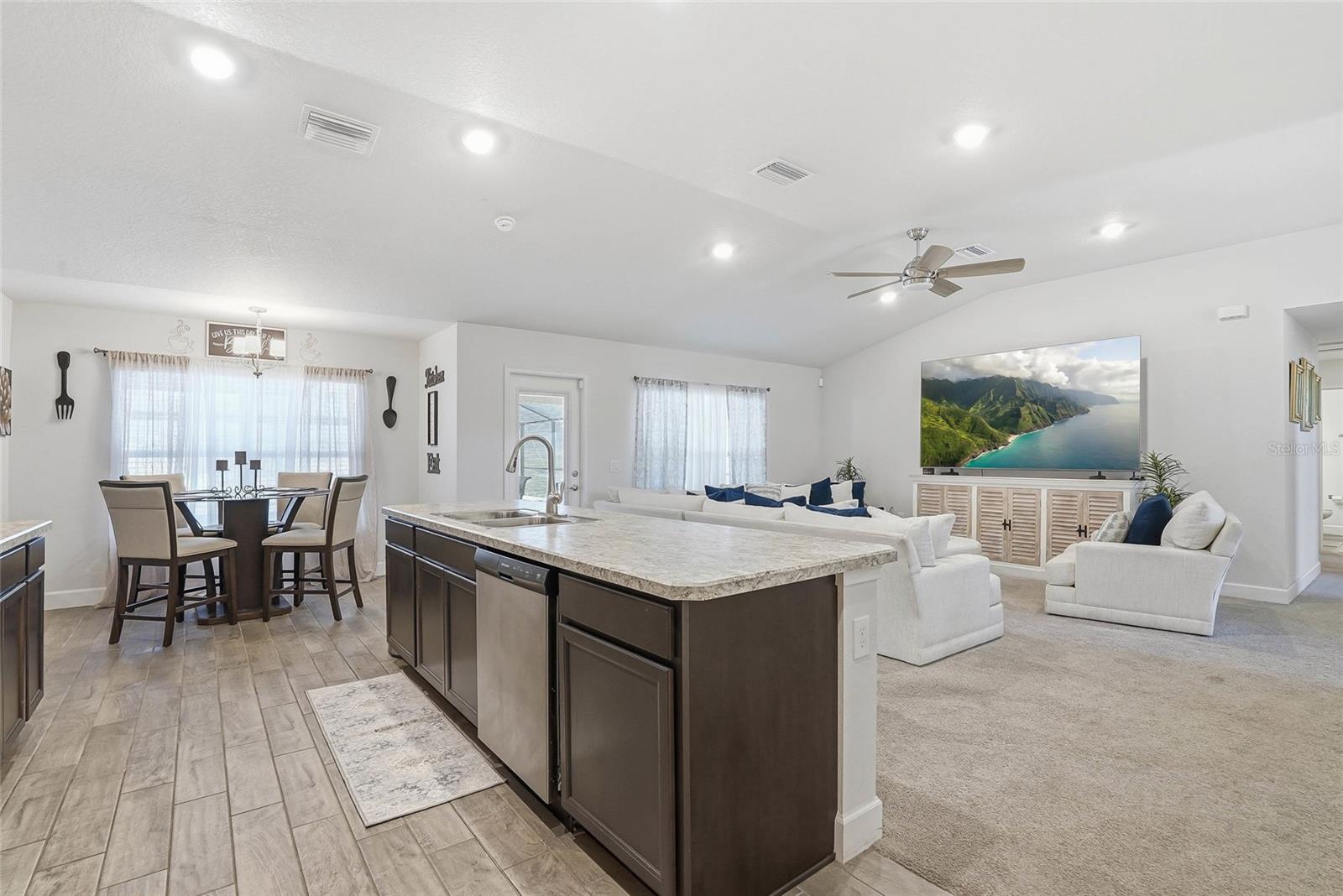 WYNDSOR PLACE - Residential