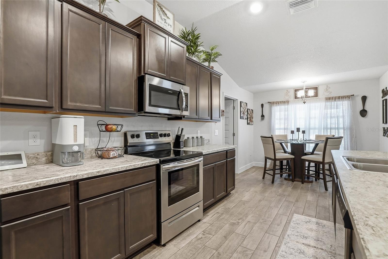 WYNDSOR PLACE - Residential
