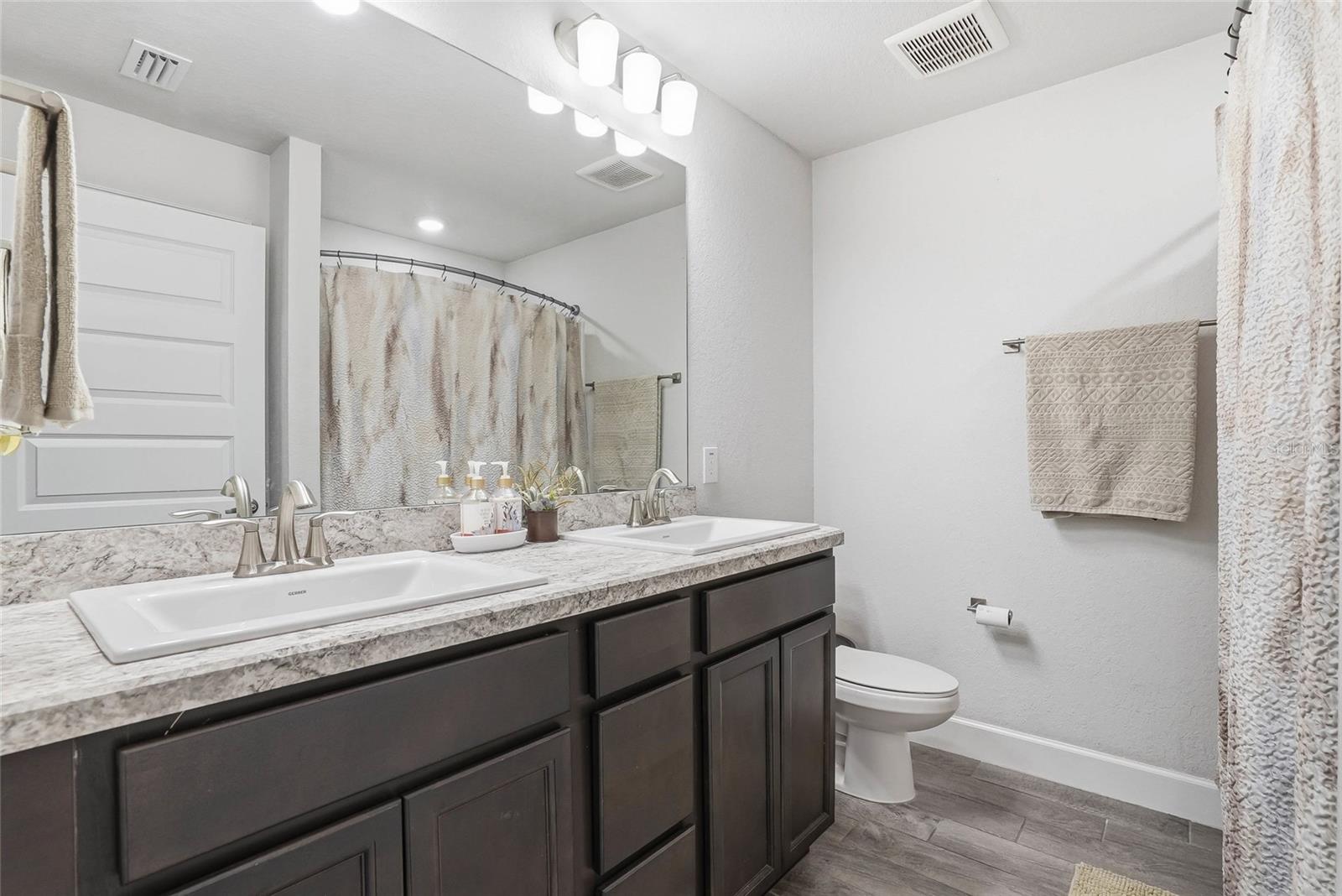WYNDSOR PLACE - Residential