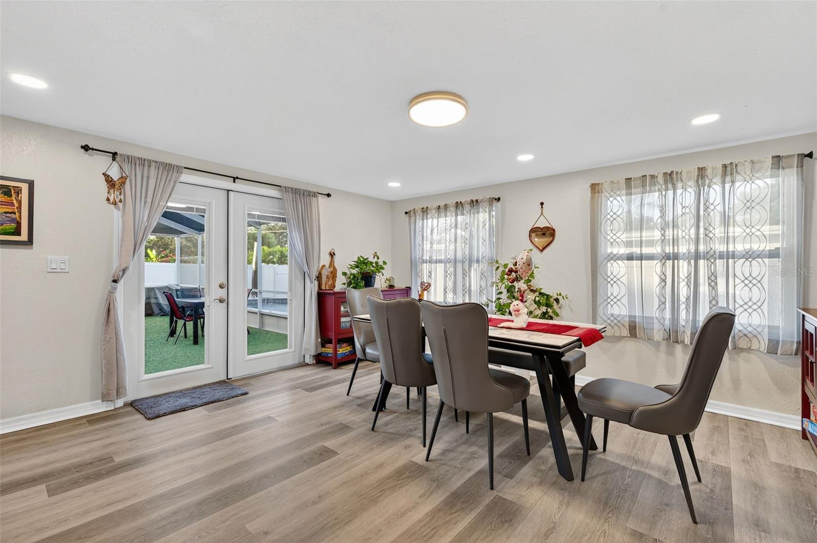 RIDGEWOOD GROVES - Residential Lease