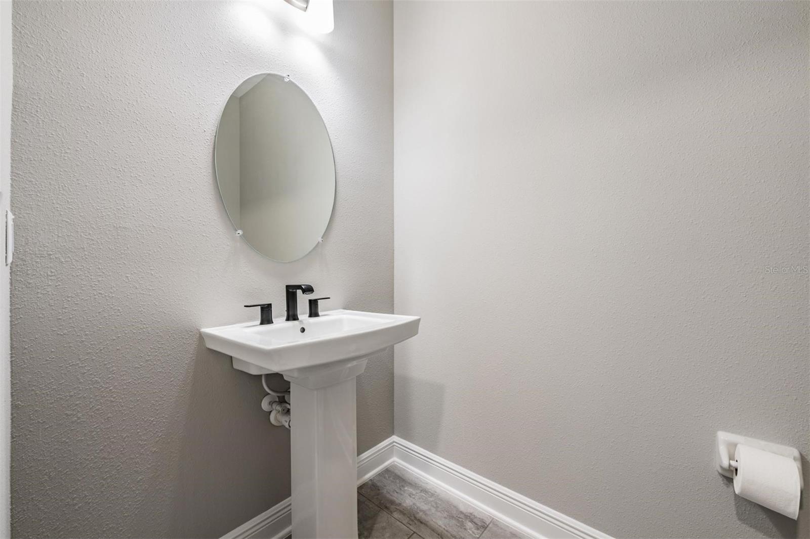 WHISPERING OAKS PRESERVE - Residential