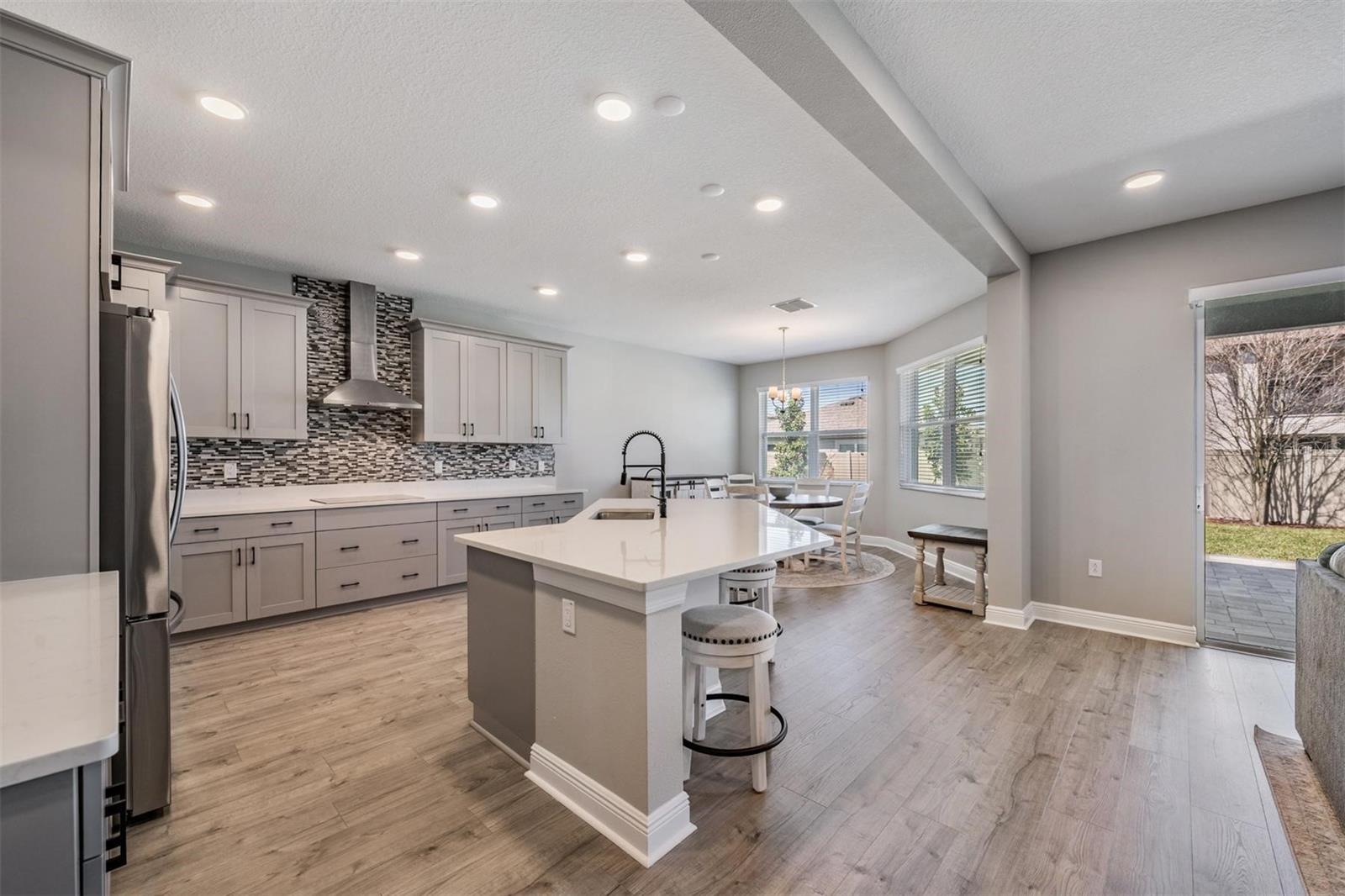 WHISPERING OAKS PRESERVE - Residential