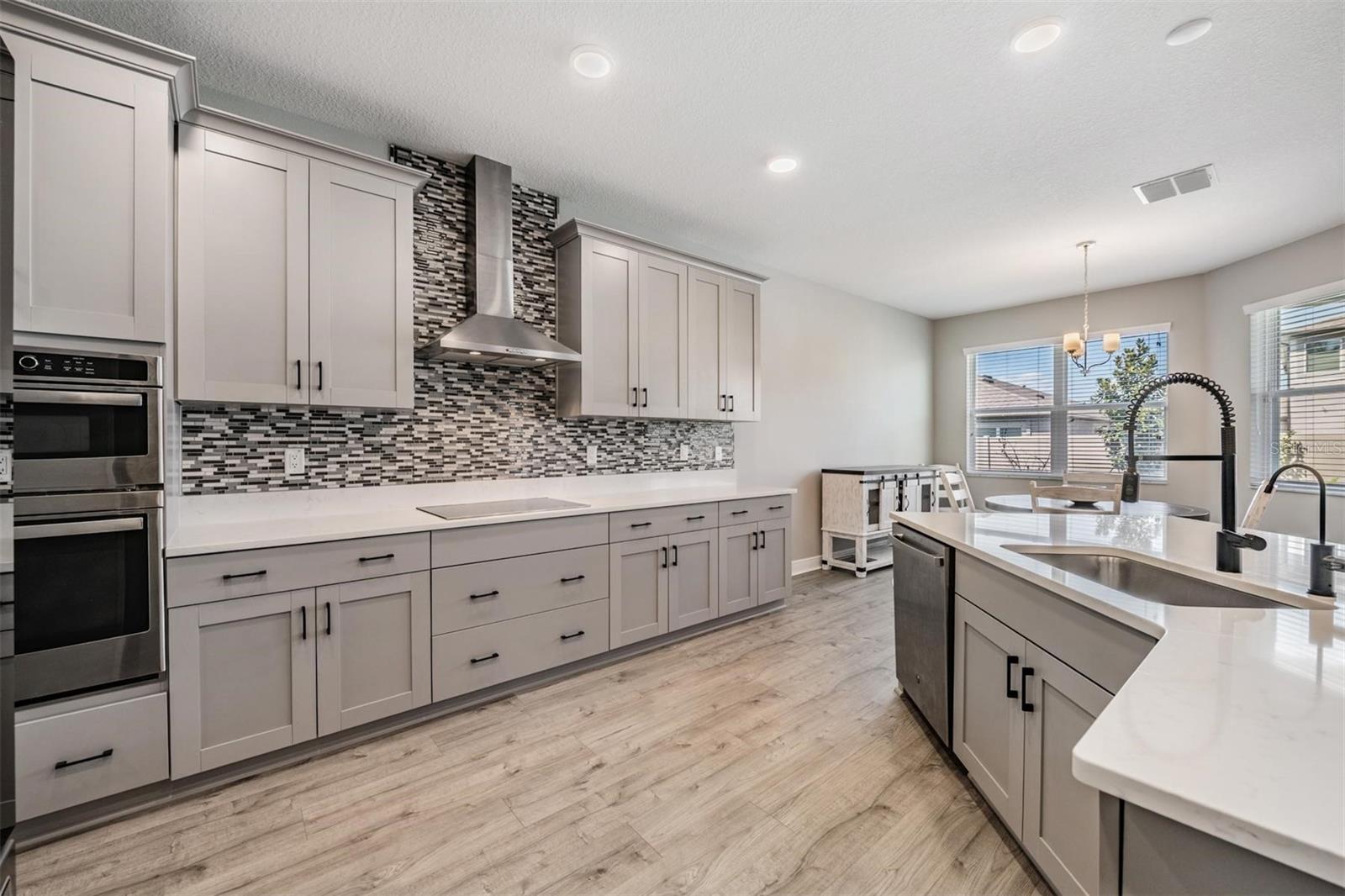 WHISPERING OAKS PRESERVE - Residential