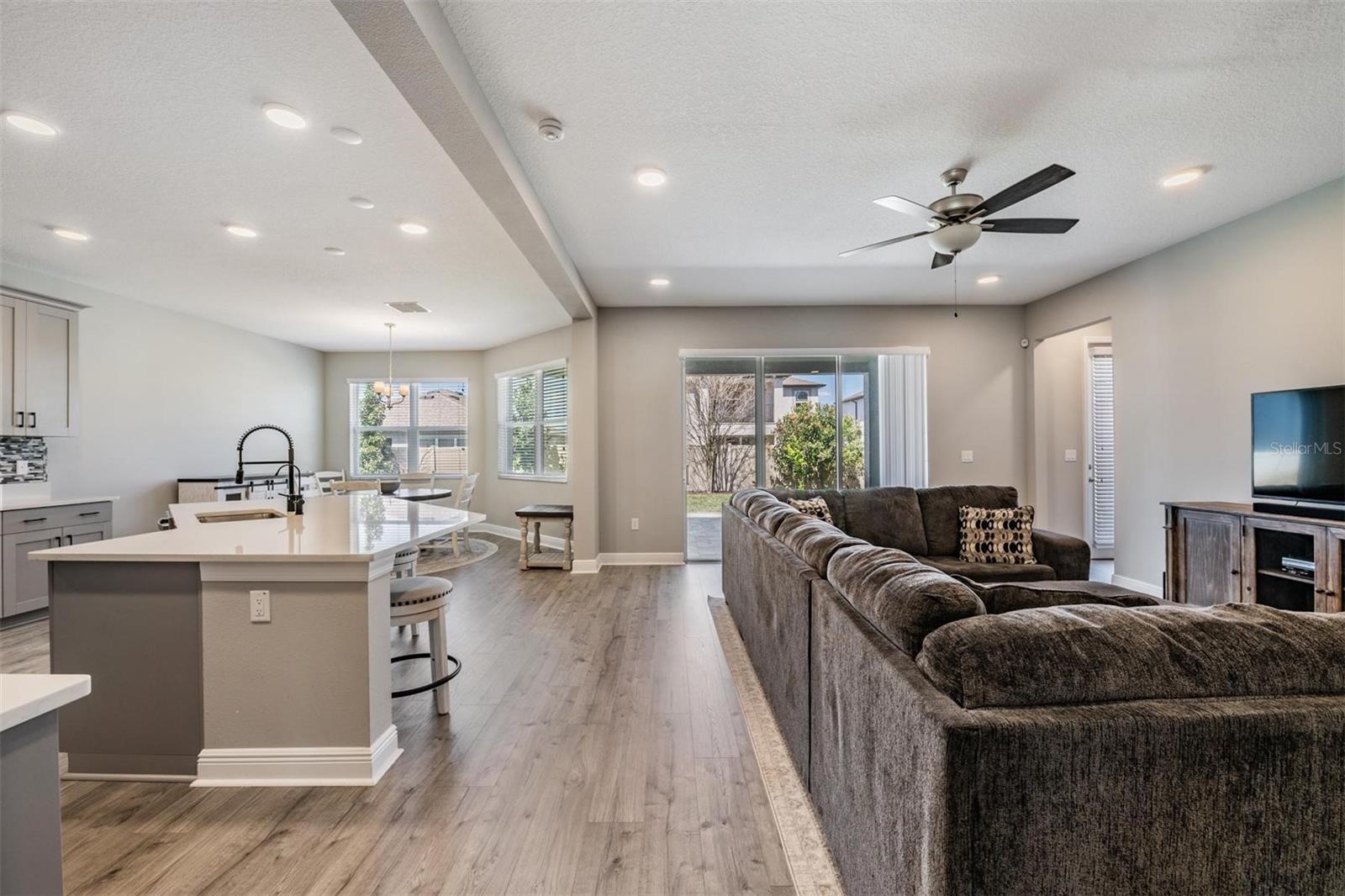 WHISPERING OAKS PRESERVE - Residential