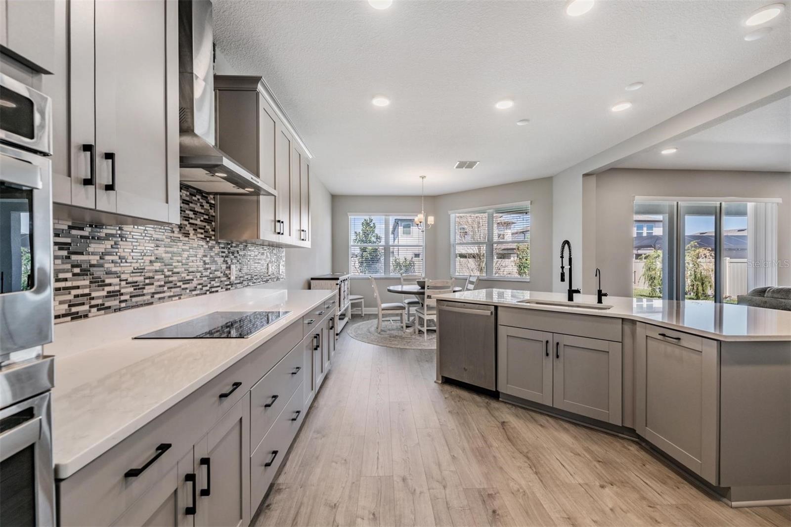 WHISPERING OAKS PRESERVE - Residential