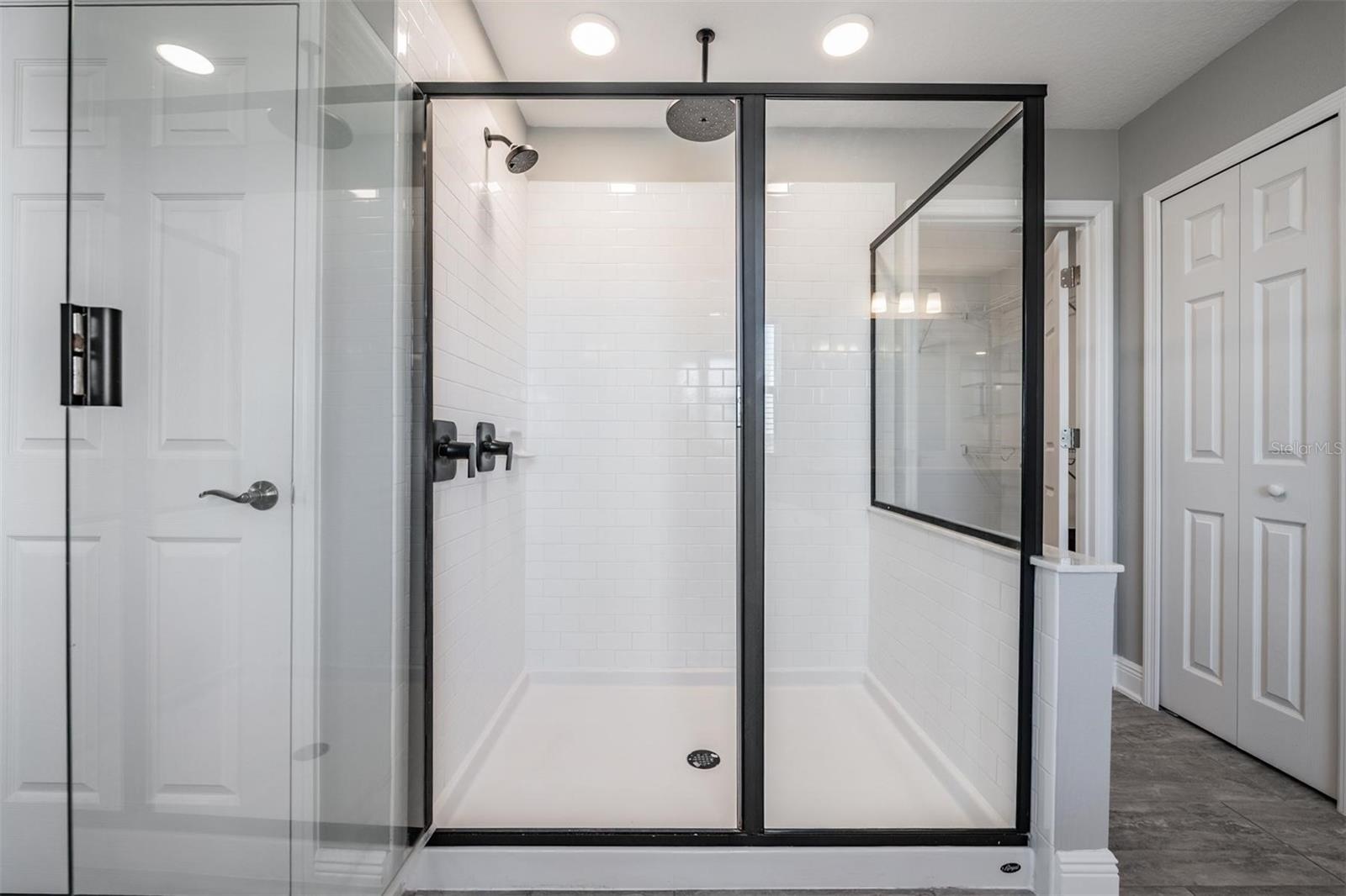 WHISPERING OAKS PRESERVE - Residential