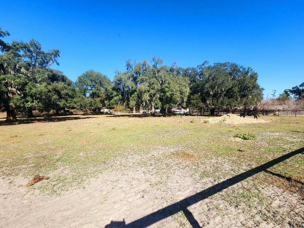 14.6 ACRES MOL IN S1/2 OF SE1/4 OF SW1/4 LYING W O - Residential