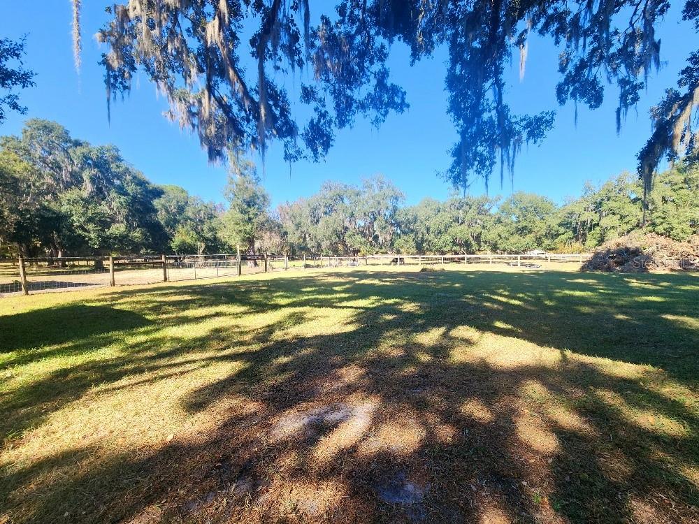 14.6 ACRES MOL IN S1/2 OF SE1/4 OF SW1/4 LYING W O - Residential