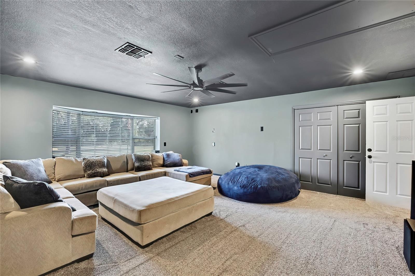 14.6 ACRES MOL IN S1/2 OF SE1/4 OF SW1/4 LYING W O - Residential