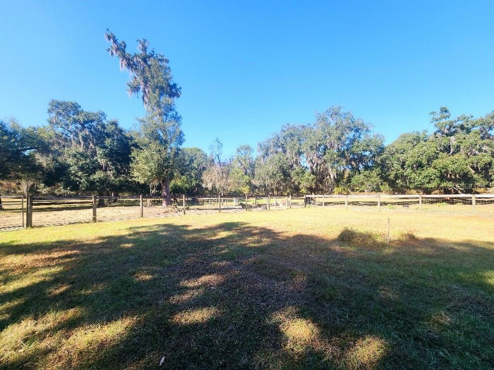 14.6 ACRES MOL IN S1/2 OF SE1/4 OF SW1/4 LYING W O - Residential