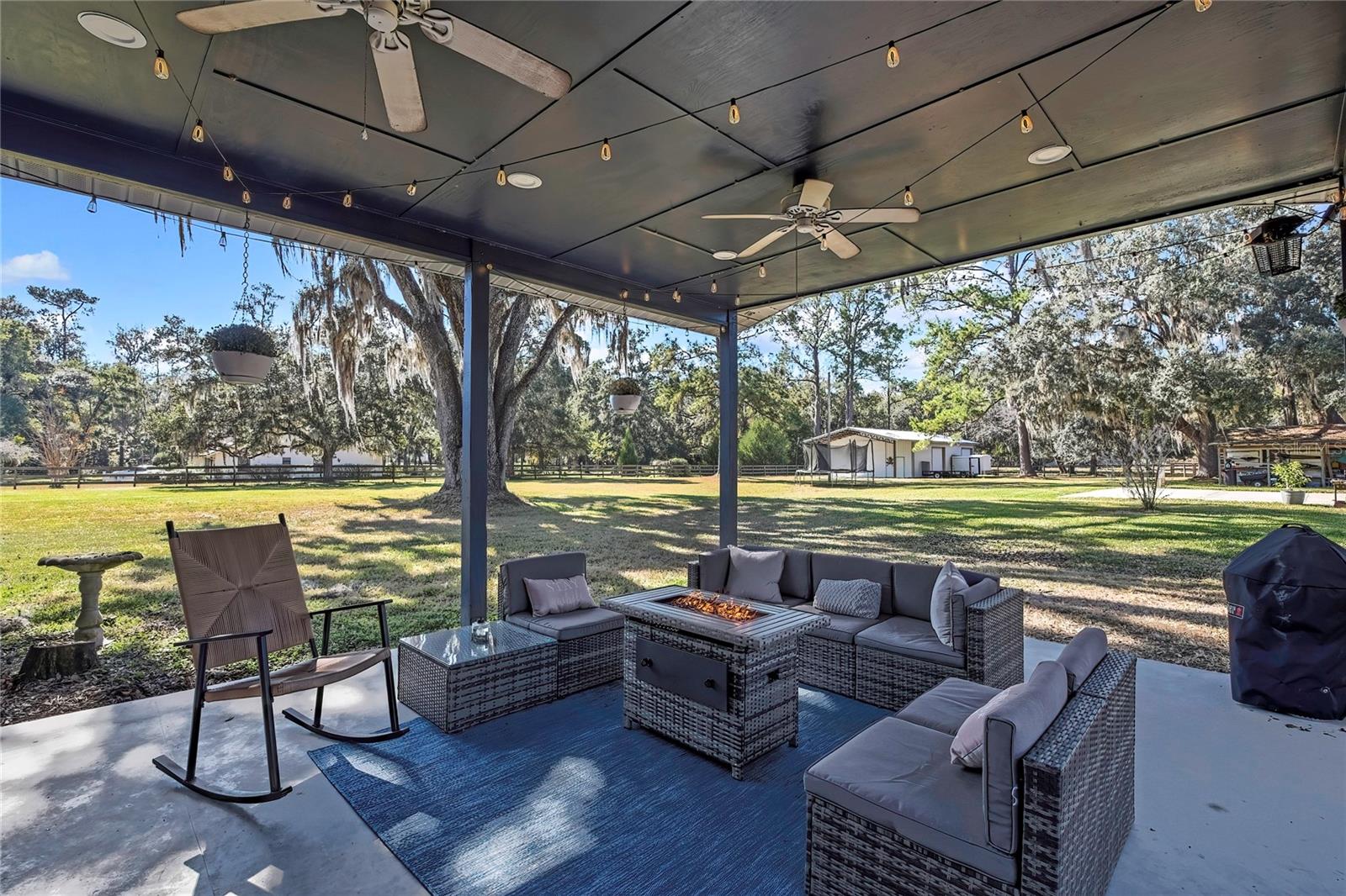 14.6 ACRES MOL IN S1/2 OF SE1/4 OF SW1/4 LYING W O - Residential