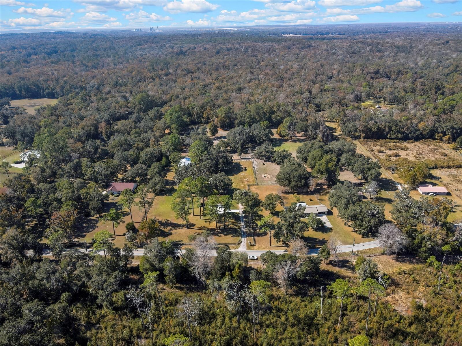 14.6 ACRES MOL IN S1/2 OF SE1/4 OF SW1/4 LYING W O - Residential