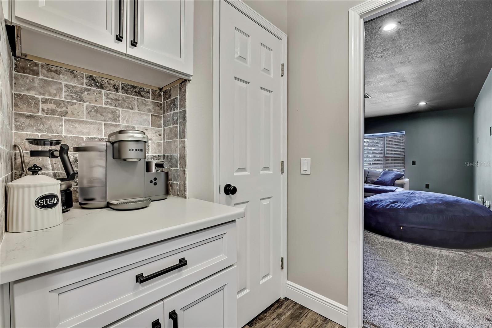 14.6 ACRES MOL IN S1/2 OF SE1/4 OF SW1/4 LYING W O - Residential