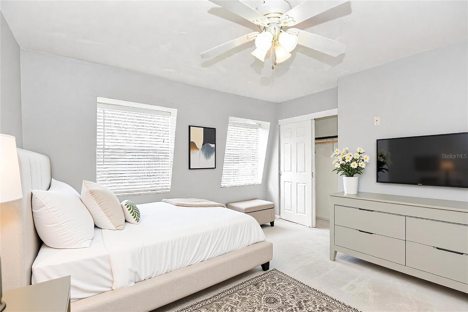 COLONIAL TWNHS CONDO APT PH 01 - Residential