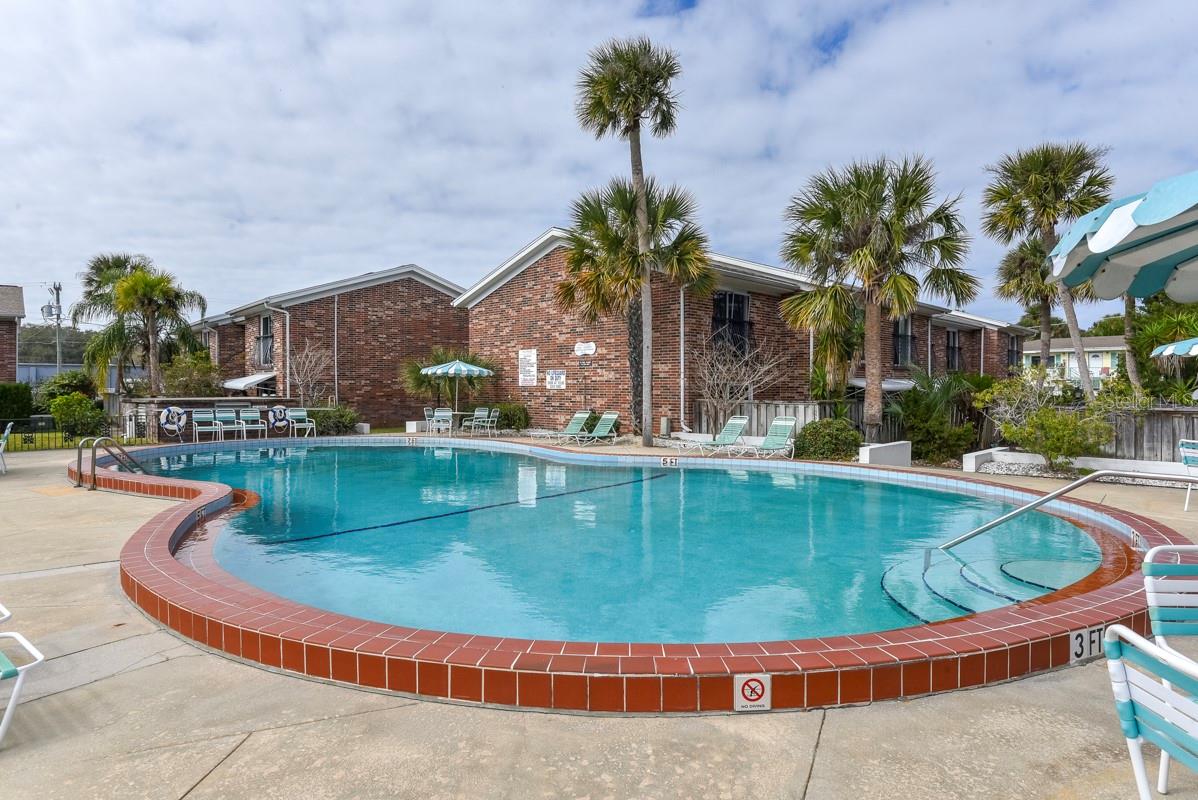 COLONIAL TWNHS CONDO APT PH 01 - Residential