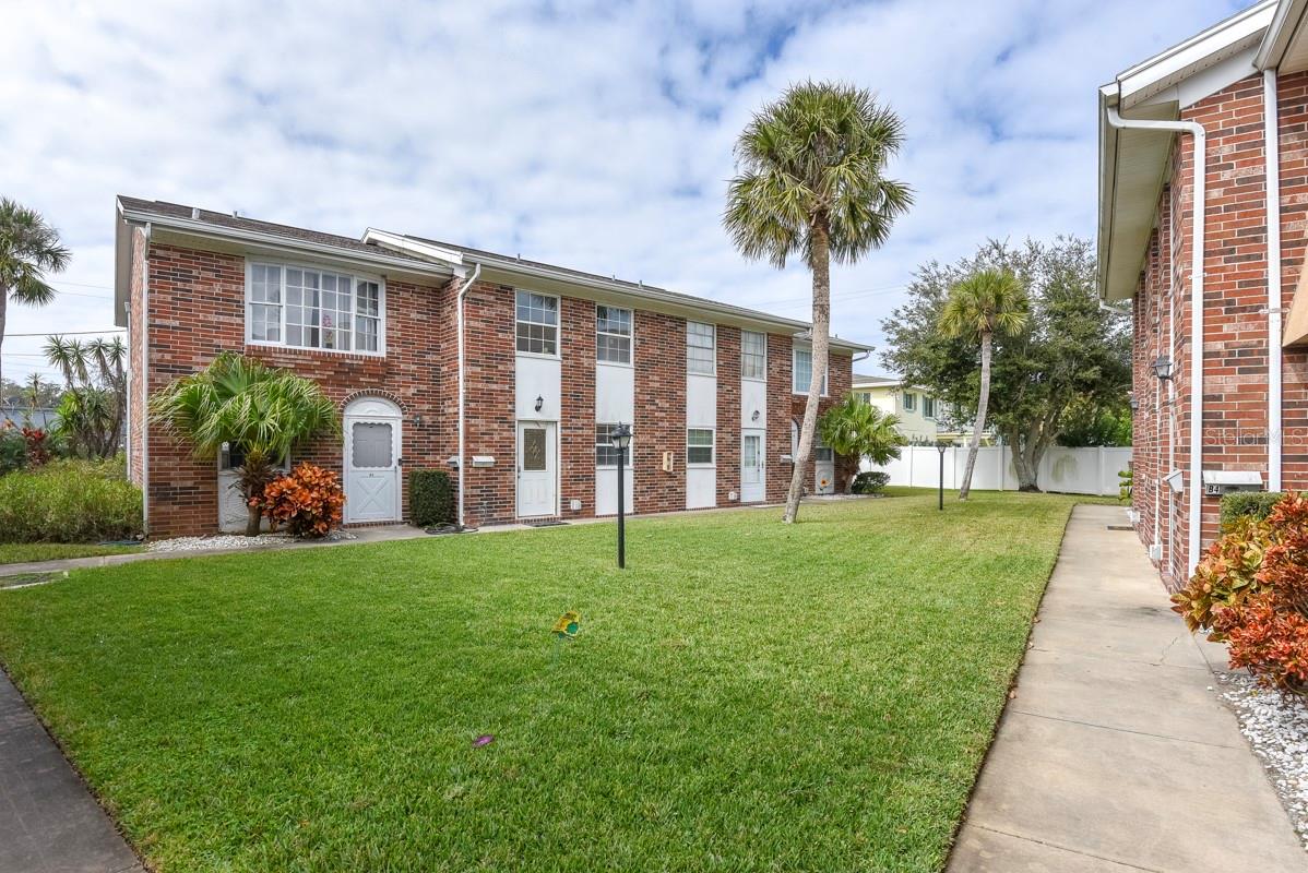 COLONIAL TWNHS CONDO APT PH 01 - Residential