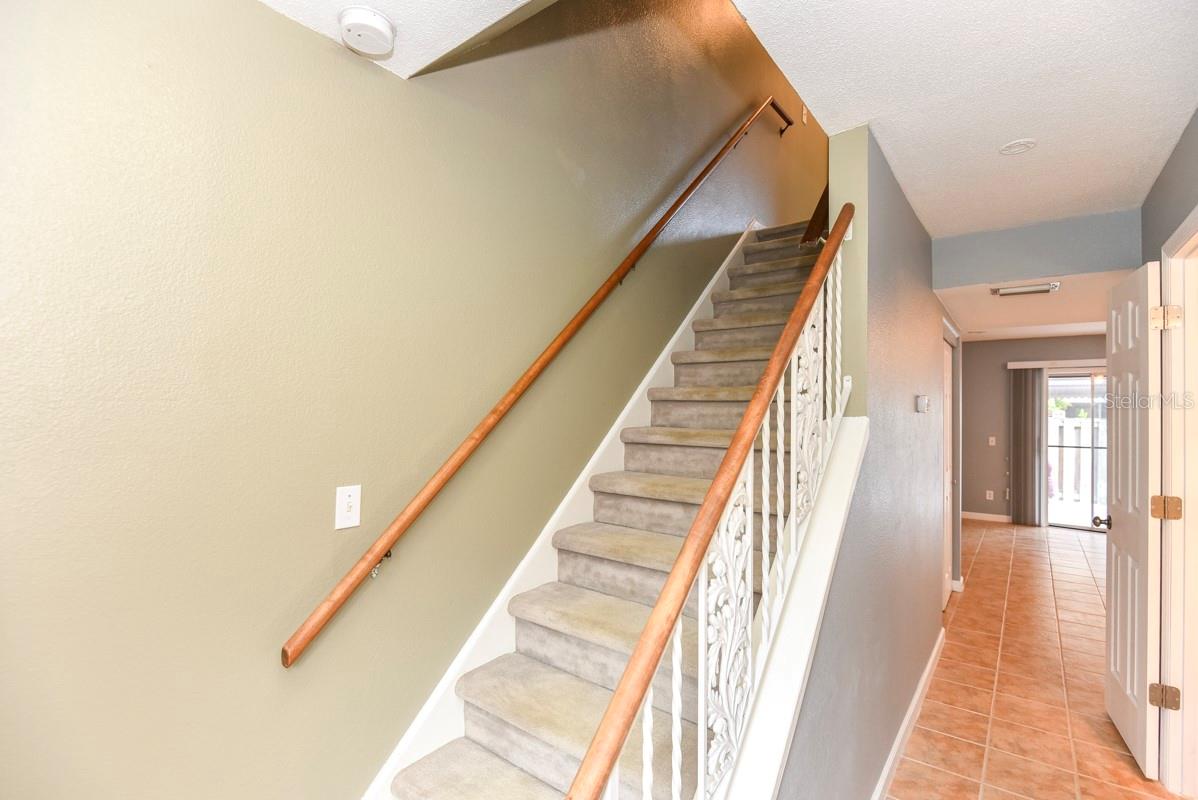 COLONIAL TWNHS CONDO APT PH 01 - Residential