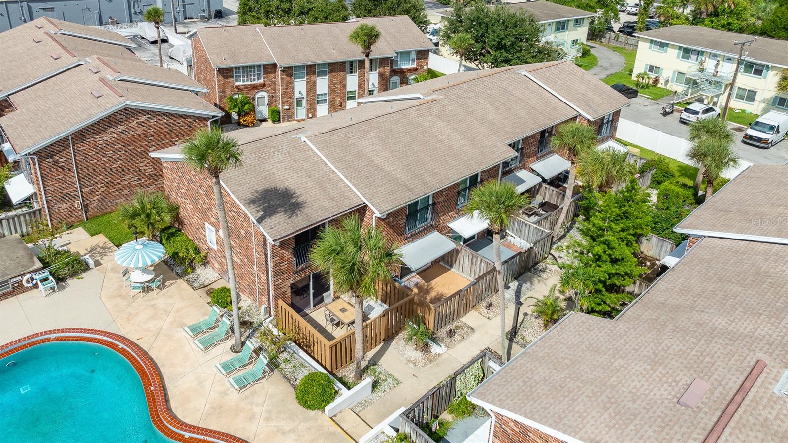 COLONIAL TWNHS CONDO APT PH 01 - Residential
