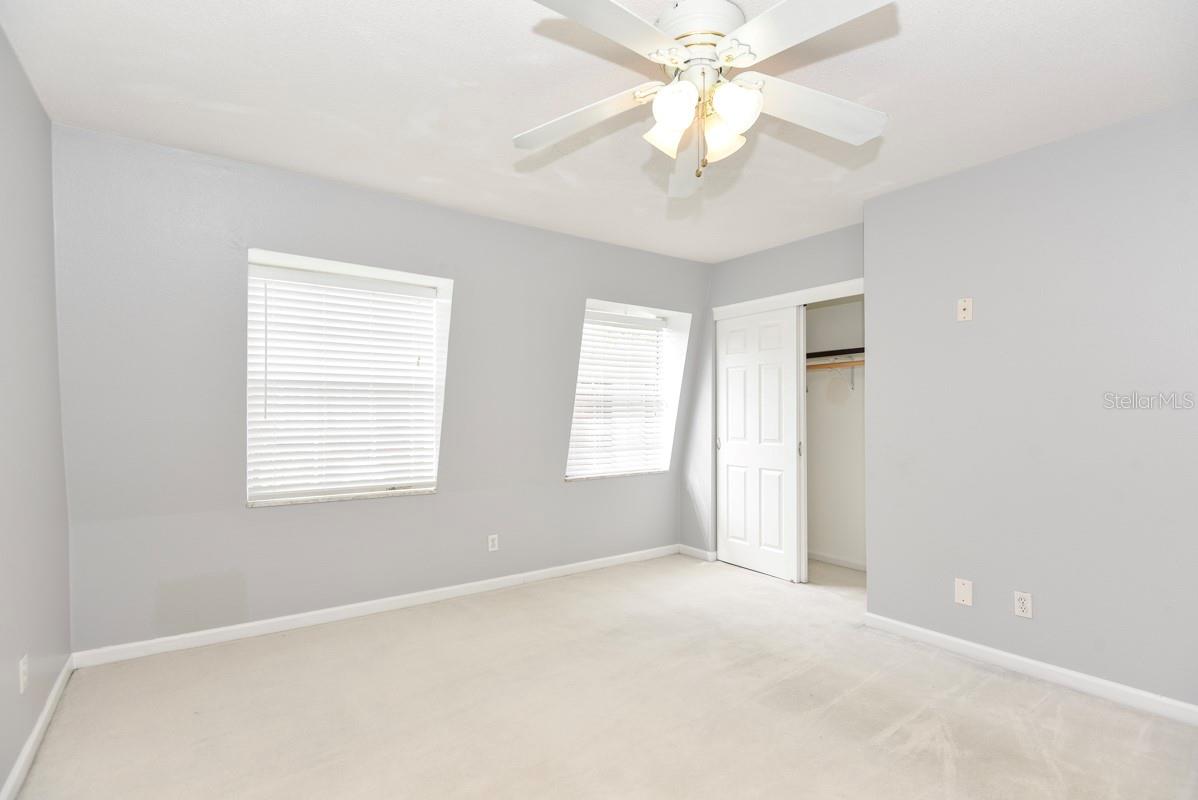COLONIAL TWNHS CONDO APT PH 01 - Residential