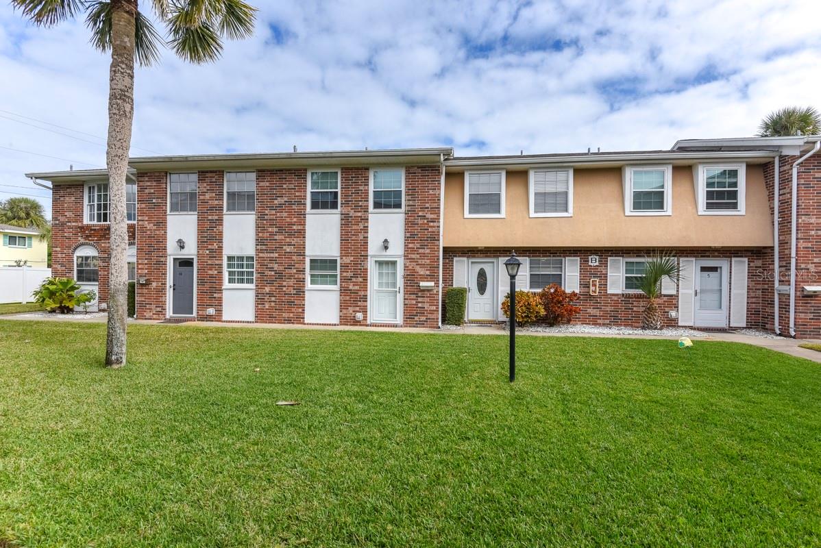COLONIAL TWNHS CONDO APT PH 01 - Residential