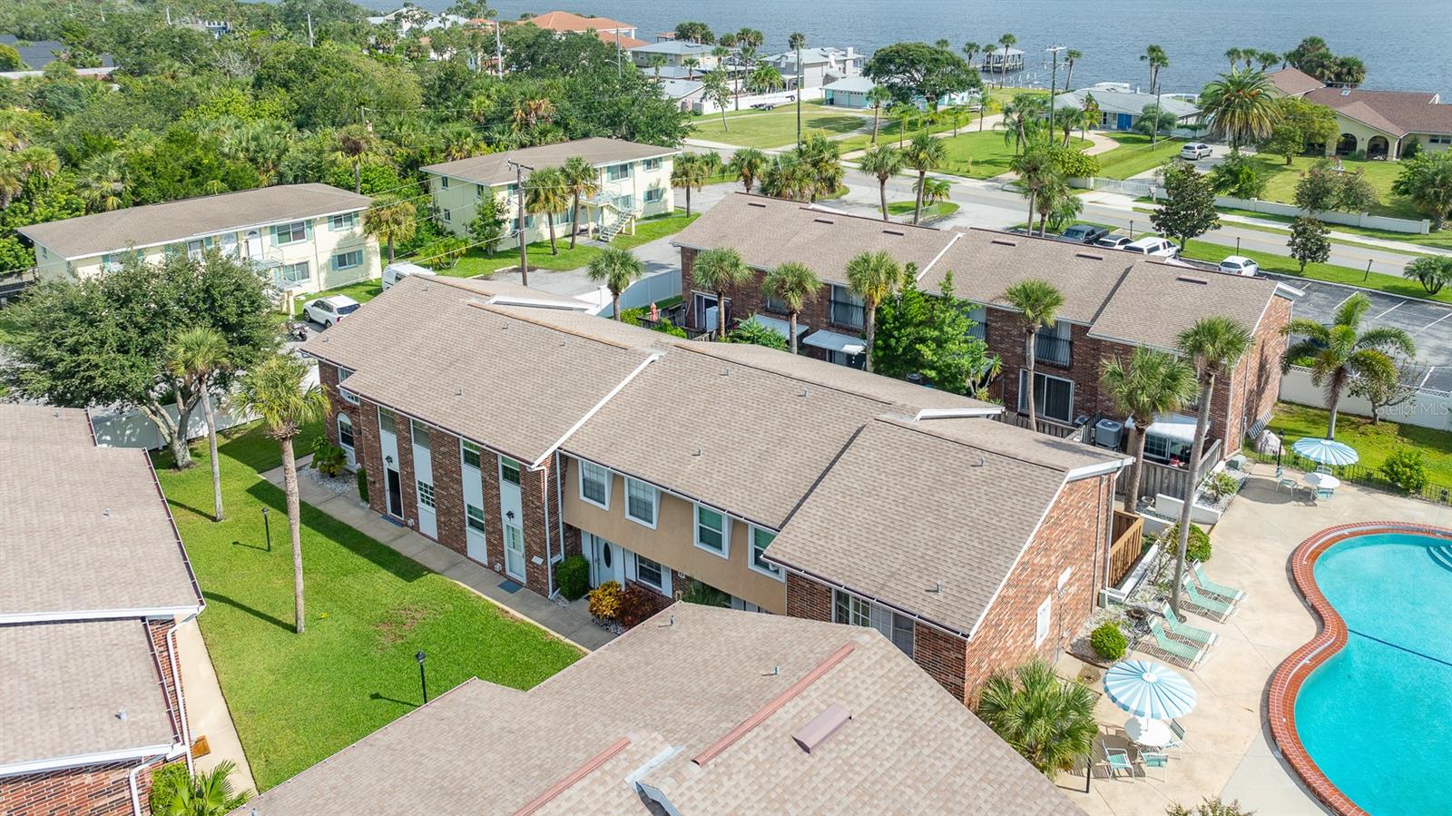 COLONIAL TWNHS CONDO APT PH 01 - Residential