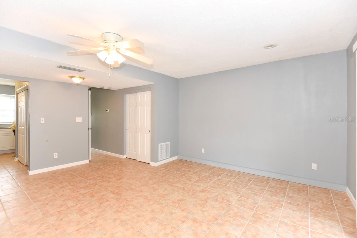 COLONIAL TWNHS CONDO APT PH 01 - Residential