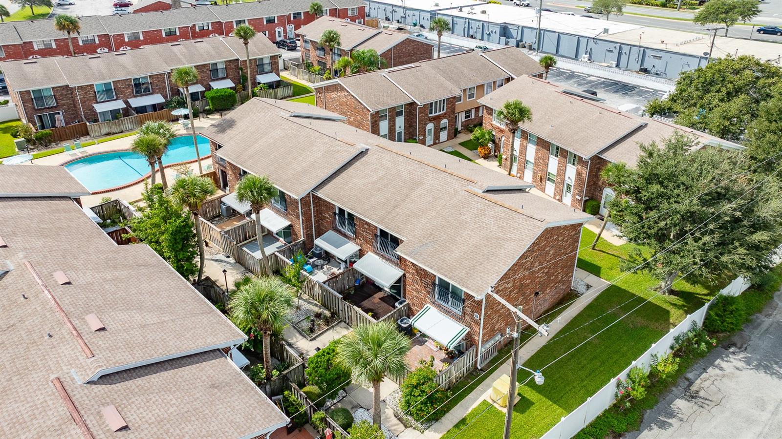 COLONIAL TWNHS CONDO APT PH 01 - Residential