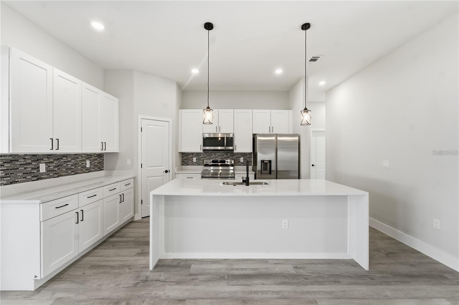 MARION OAKS UN 10 - Residential Lease