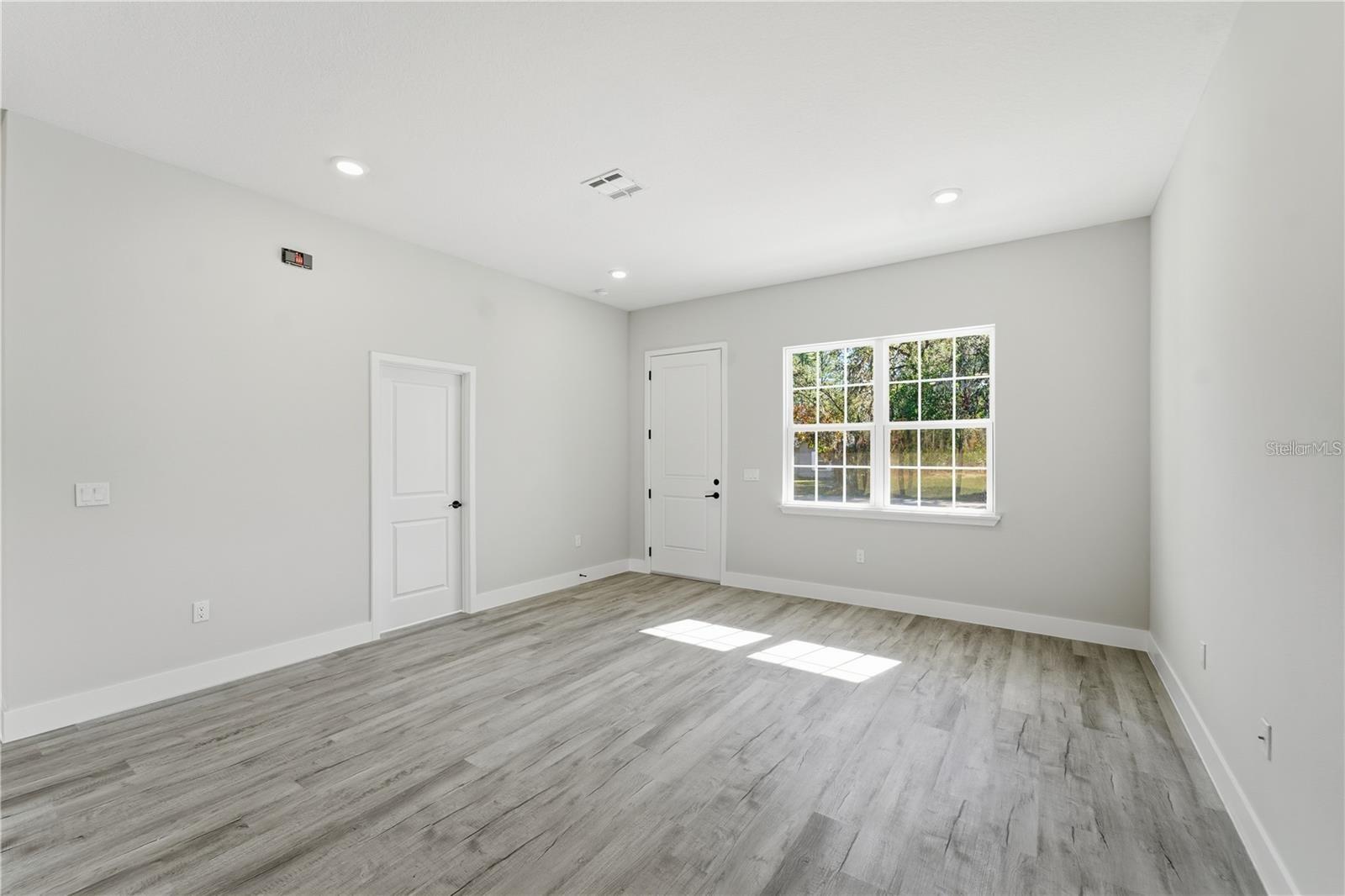 MARION OAKS UN 10 - Residential Lease