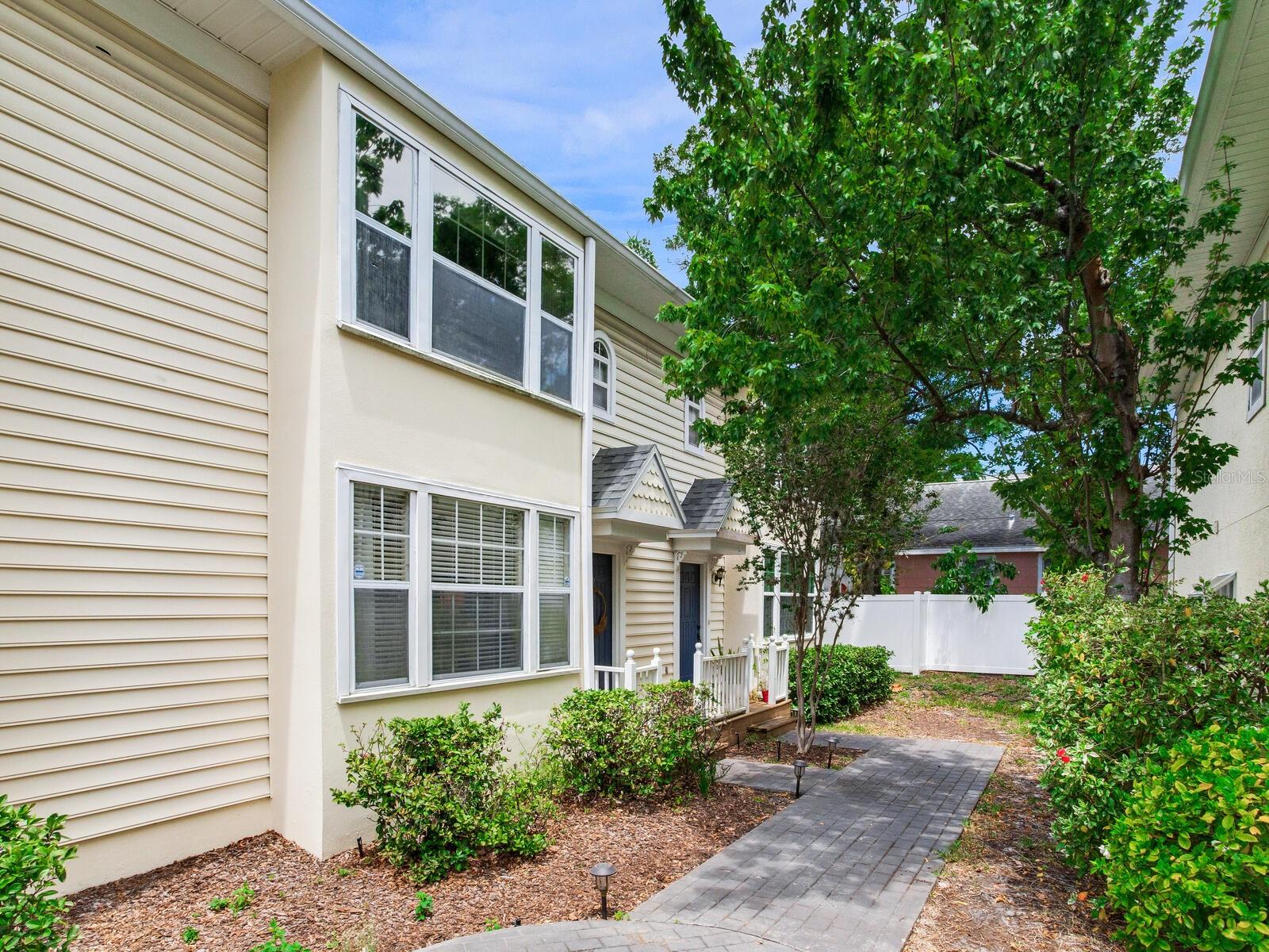 View TAMPA, FL 33609 townhome