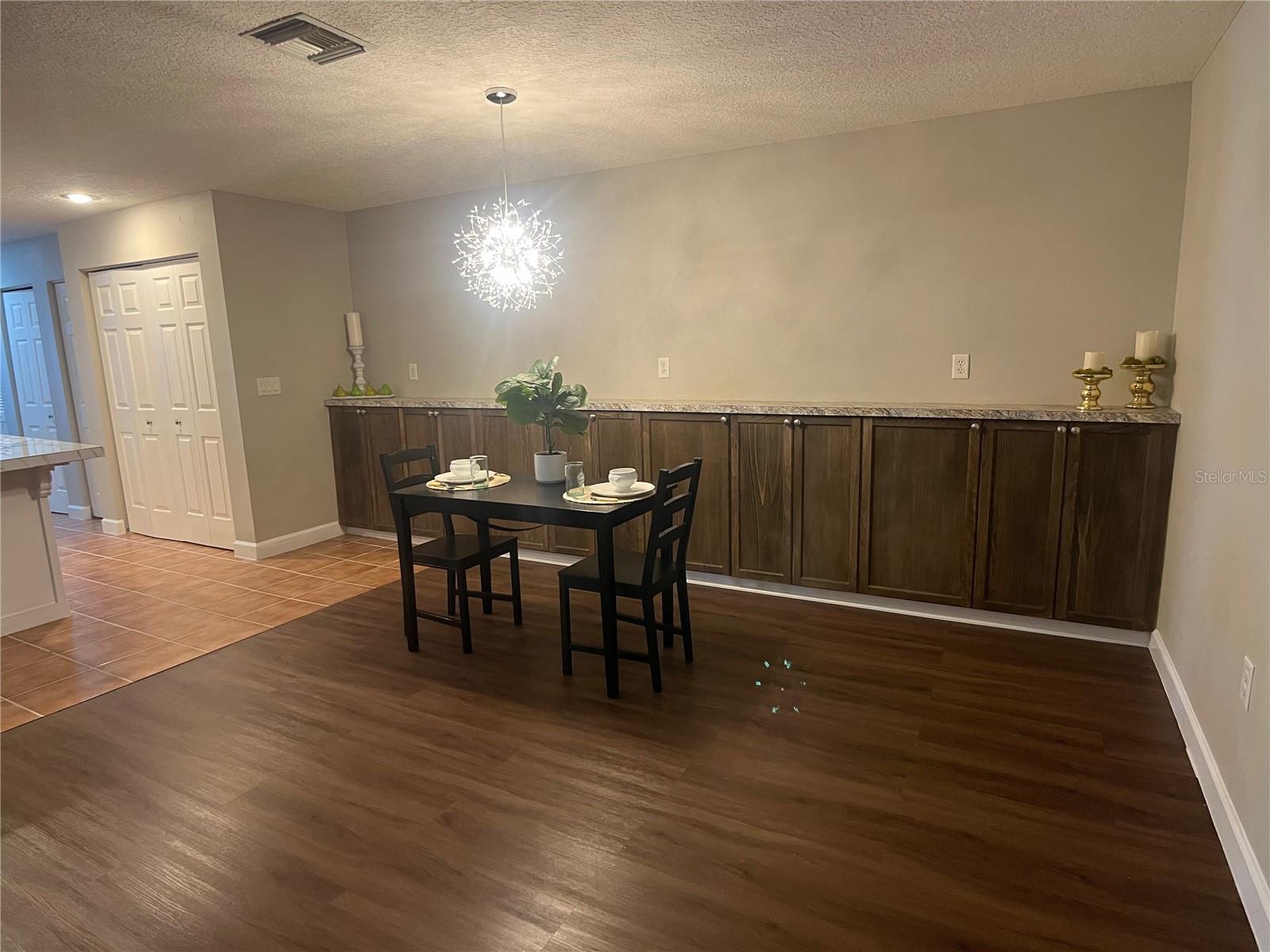 LEESBURG ROYAL OAK ESTATES - Residential