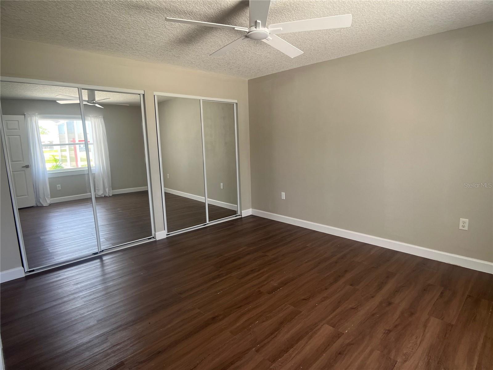 LEESBURG ROYAL OAK ESTATES - Residential