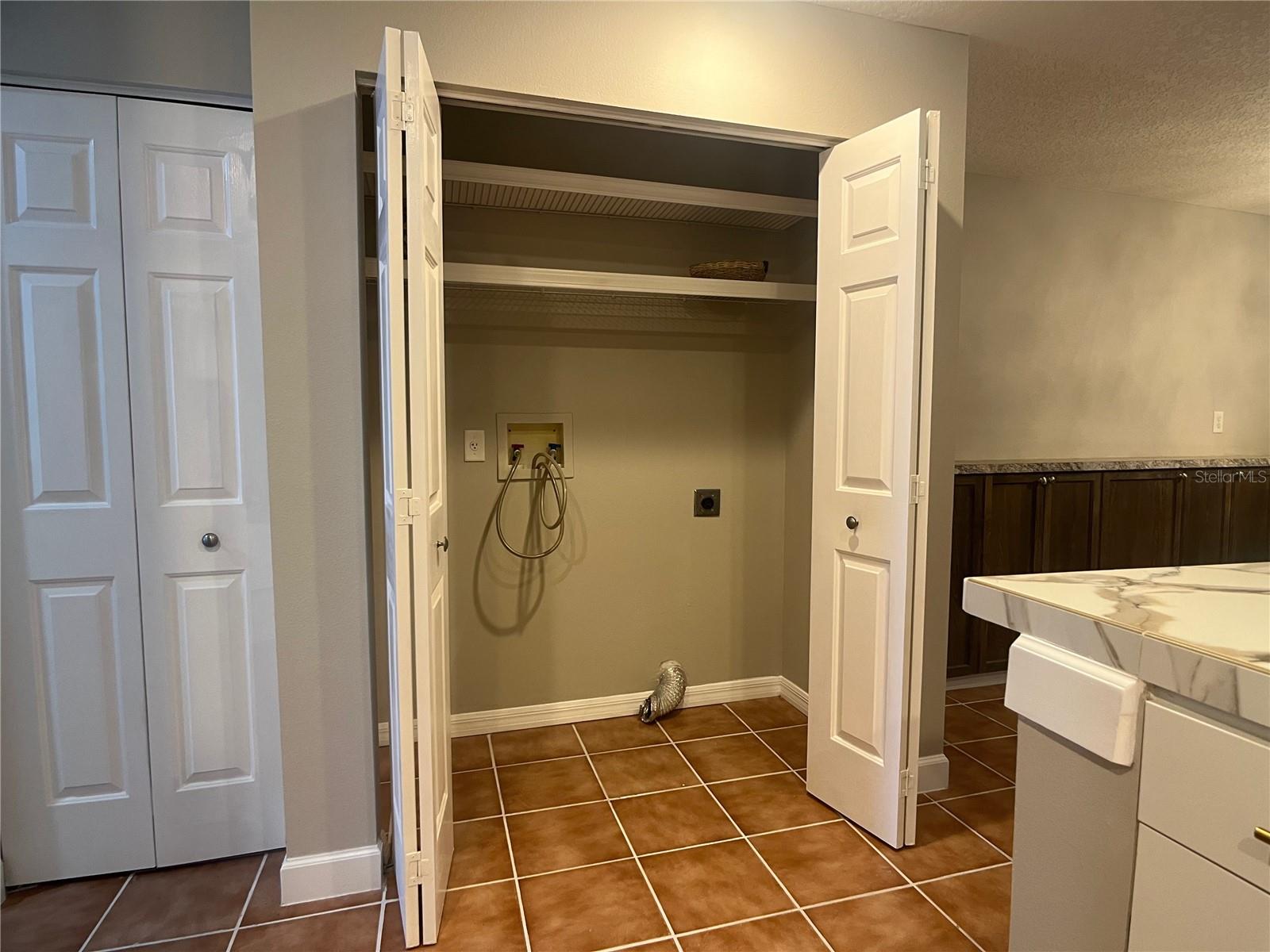 LEESBURG ROYAL OAK ESTATES - Residential