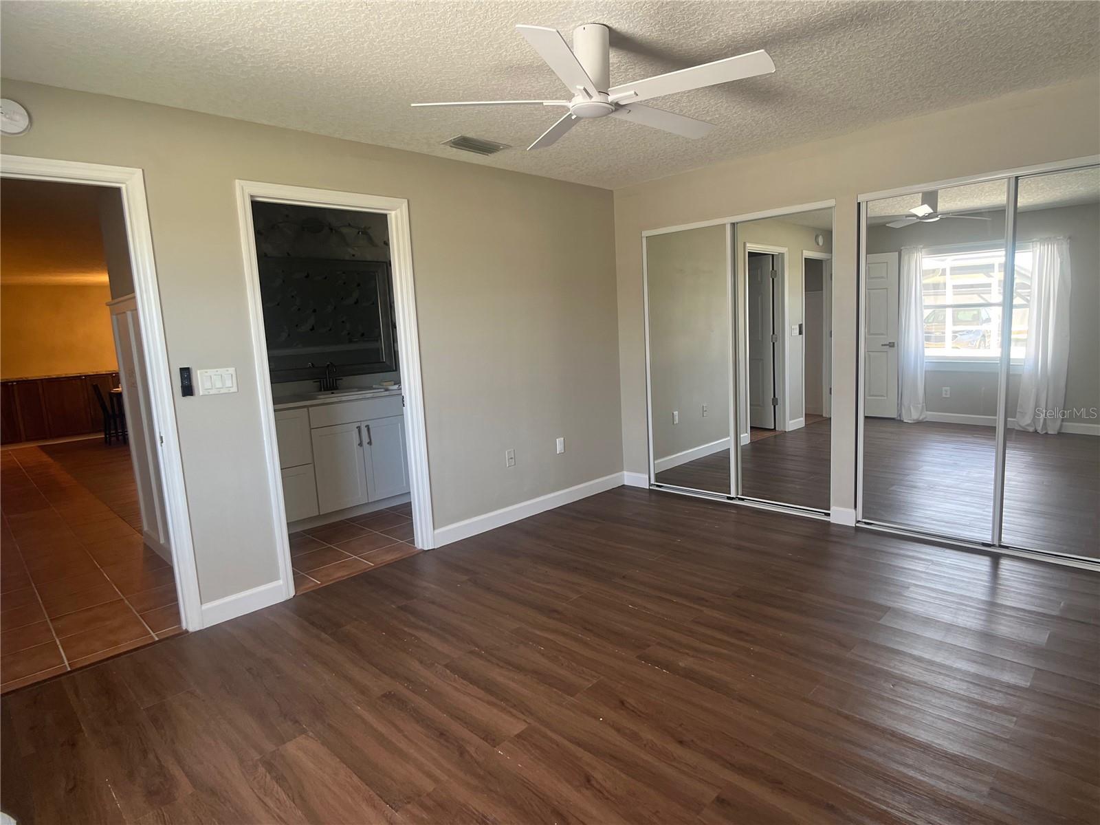 LEESBURG ROYAL OAK ESTATES - Residential