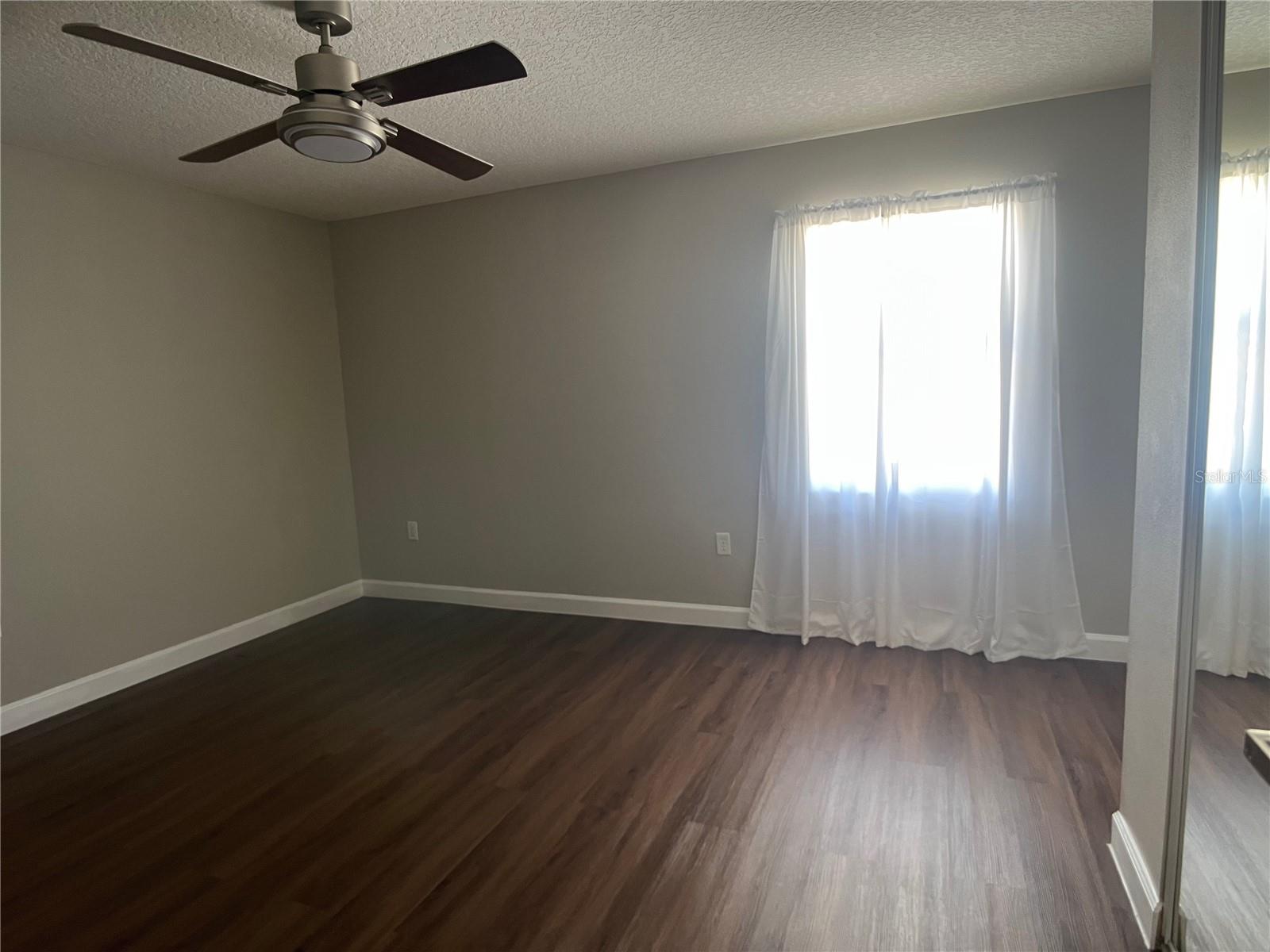 LEESBURG ROYAL OAK ESTATES - Residential