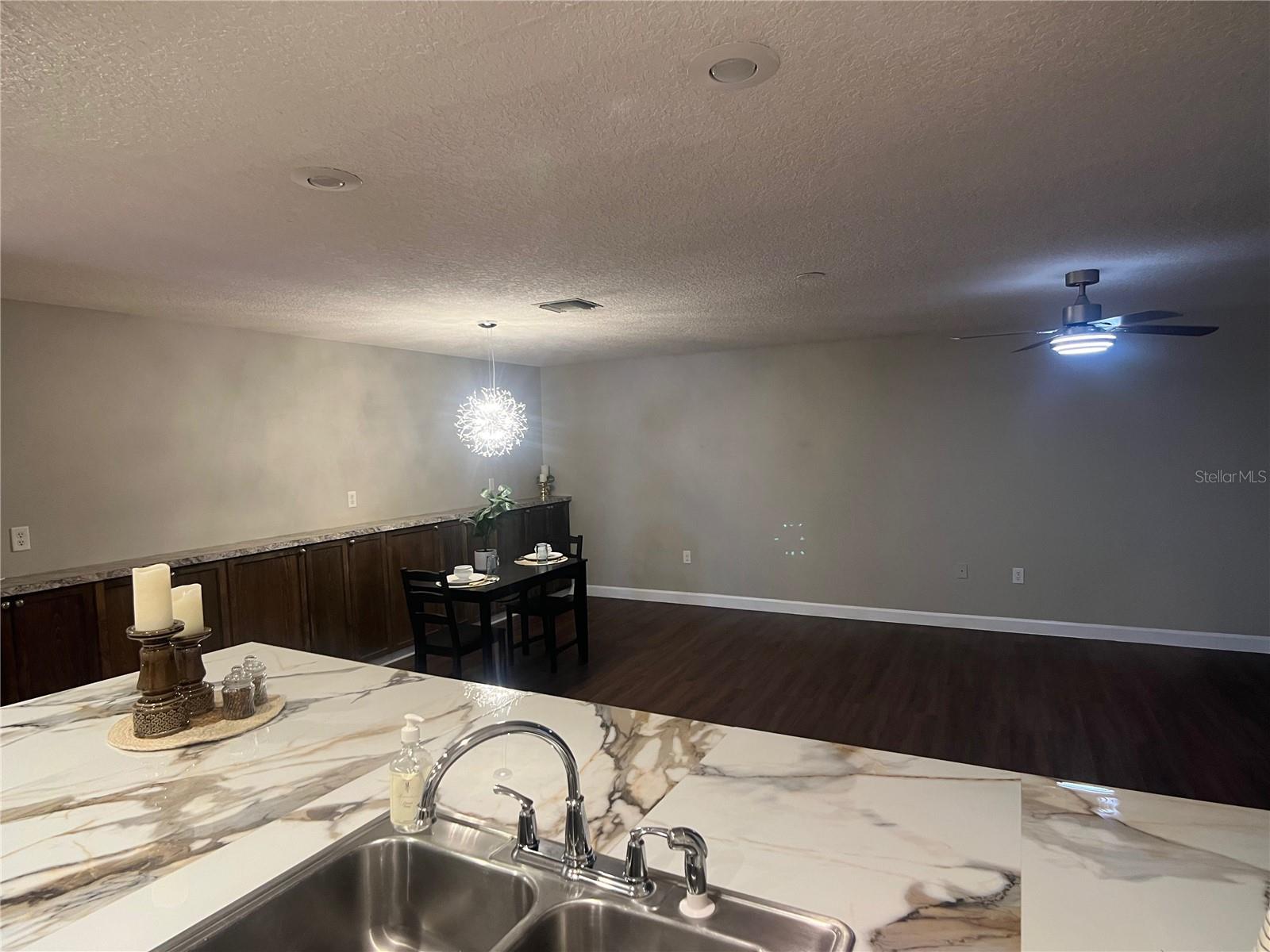 LEESBURG ROYAL OAK ESTATES - Residential