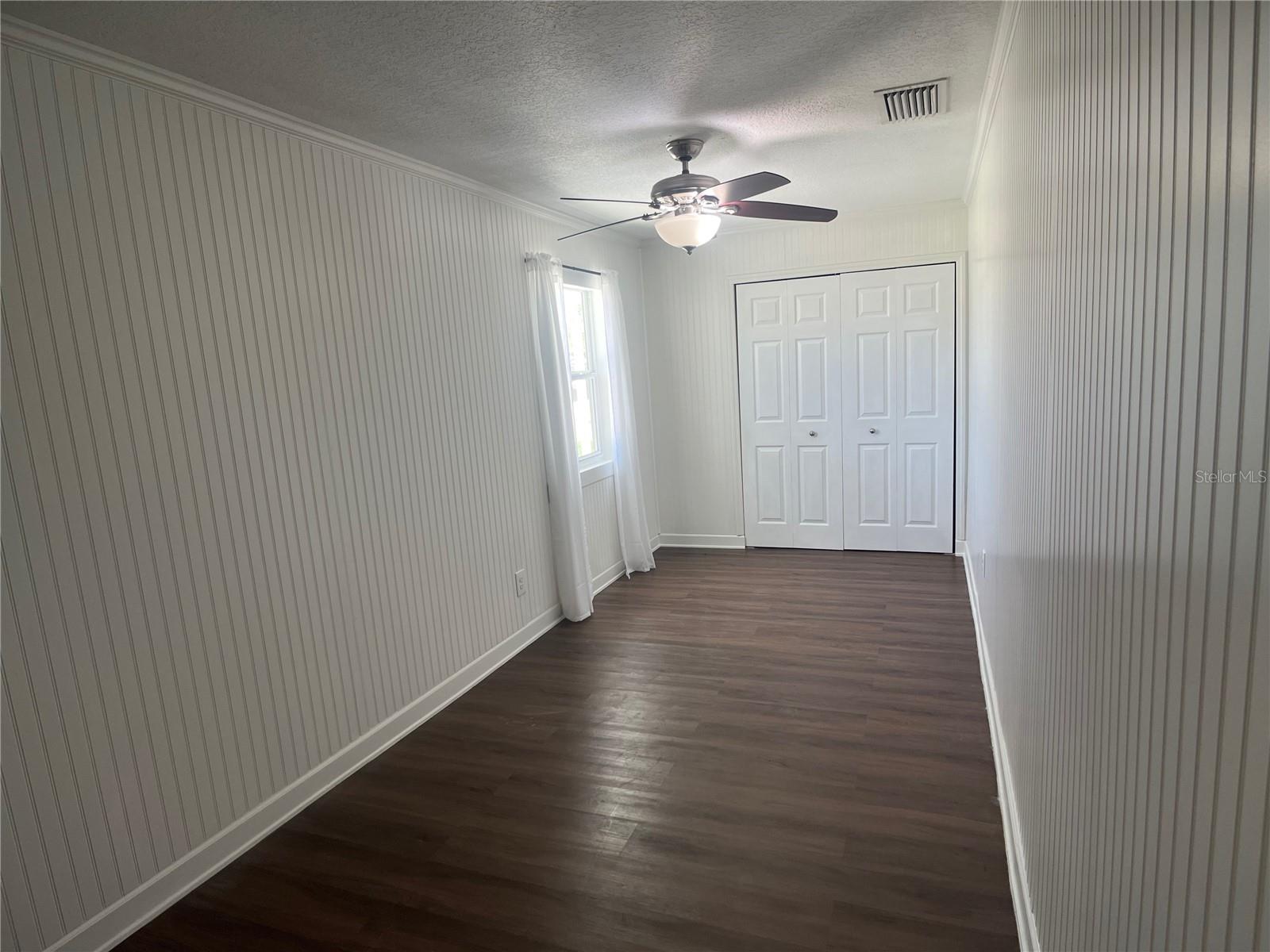 LEESBURG ROYAL OAK ESTATES - Residential