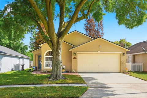 Photo of 1928 Olivia Circle, Apopka, FL 32703 (MLS # O6395485)