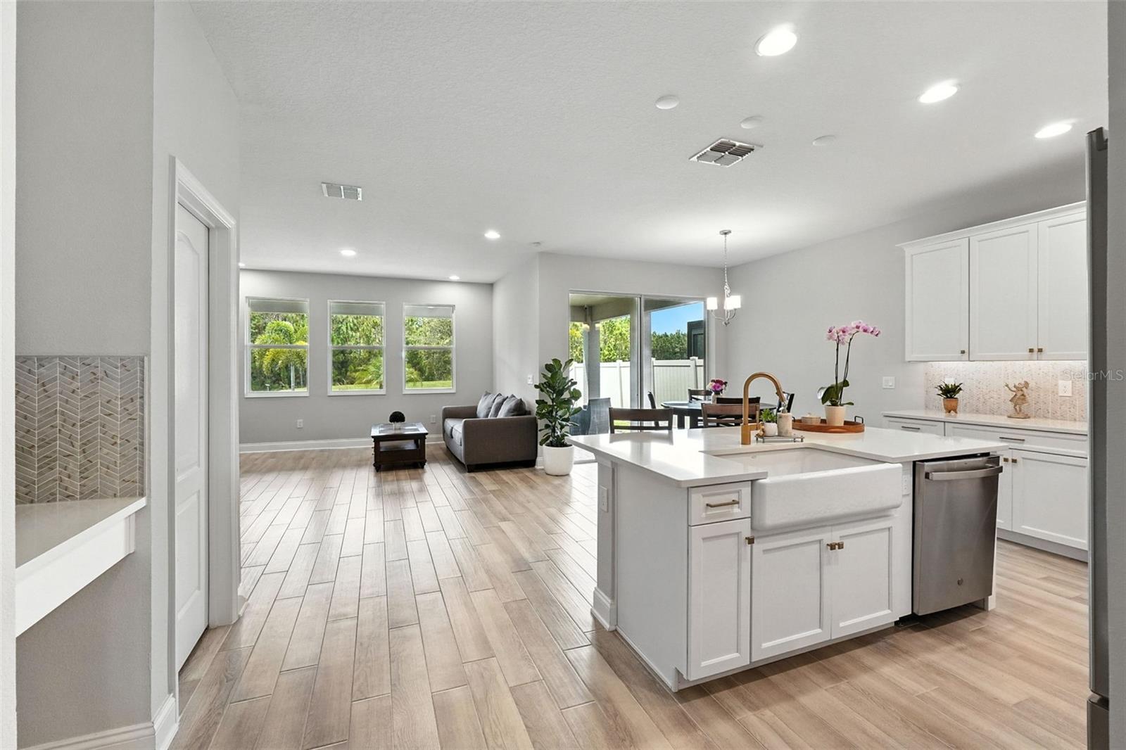 ENCORE AT OVATION - Residential